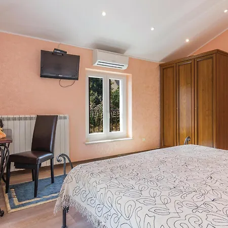 Stunning In With Wifi Rovigno